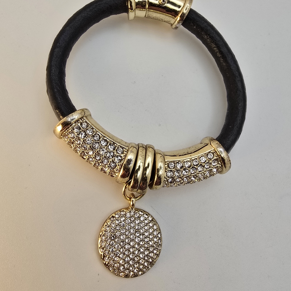 Elegant Gold and Black Bracelet with Crystal Accents